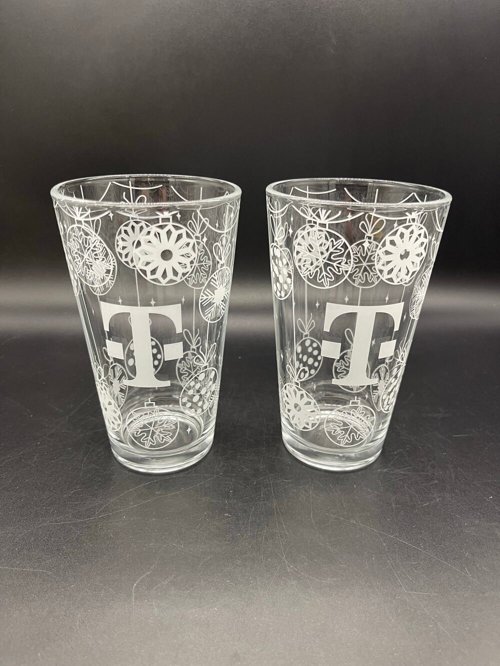 T-Mobile Logo Christmas Holiday Set of 2 Drinking Glasses Snowflakes Tumbler
